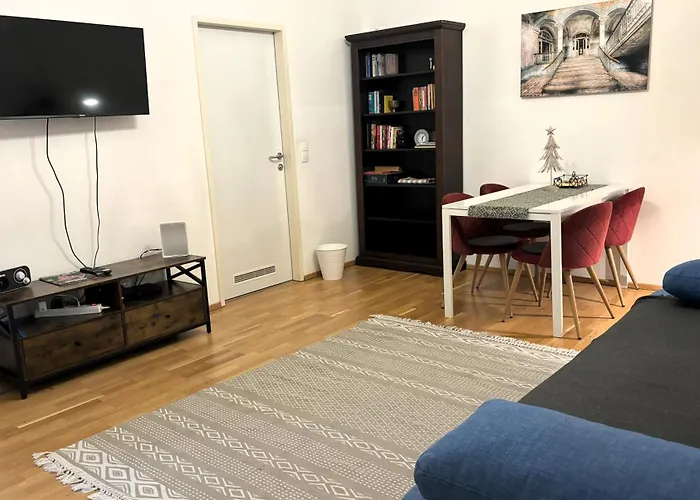 Апартаменти Casa Nostra - Ruhige Stadtwohnung Mit Balkon
