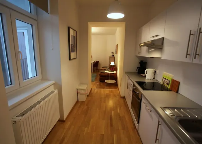 Casa Nostra - Ruhige Stadtwohnung Mit Balkon